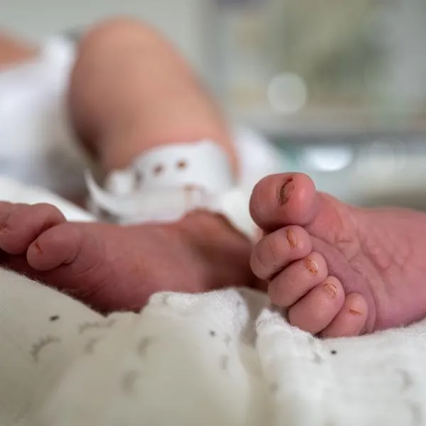 Video muestra cómo un joven abandonó a su bebé recién nacido en México