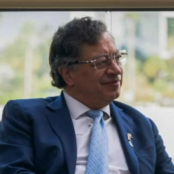 Petro insiste en sancionar a empresas de gas por alza de precios 