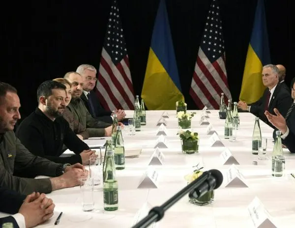 Zelenski afirma que solo se reunirá con Putin hasta que Ucrania, EE.UU. y Europa acuerden un plan