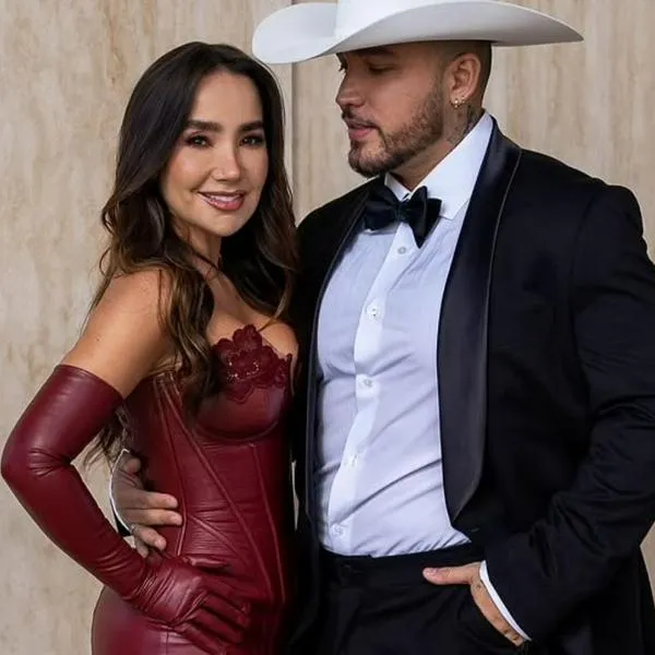 Jessi Uribe dice que sufre de ansiedad y cela a su esposa Paola Jara 
