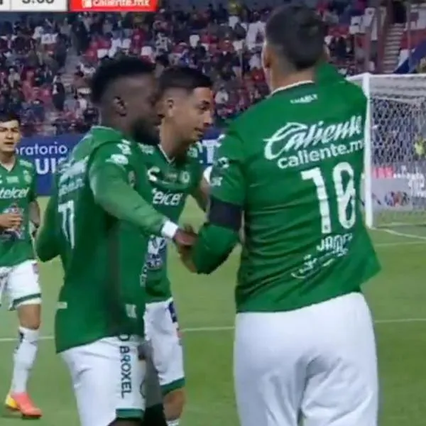 Video del pasegol de James Rodríguez a Stiven Mendoza, en León vs. San Luis