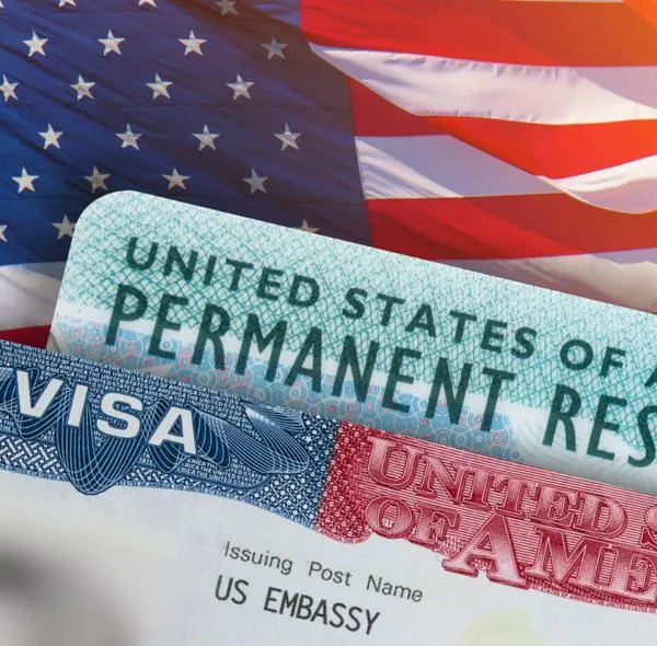Cómo tramitar la 'green card' desde afuera de Estados Unidos: detalles y proceso