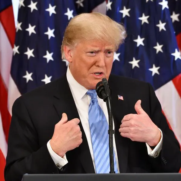 Trump aumenta medidas contra migrantes.