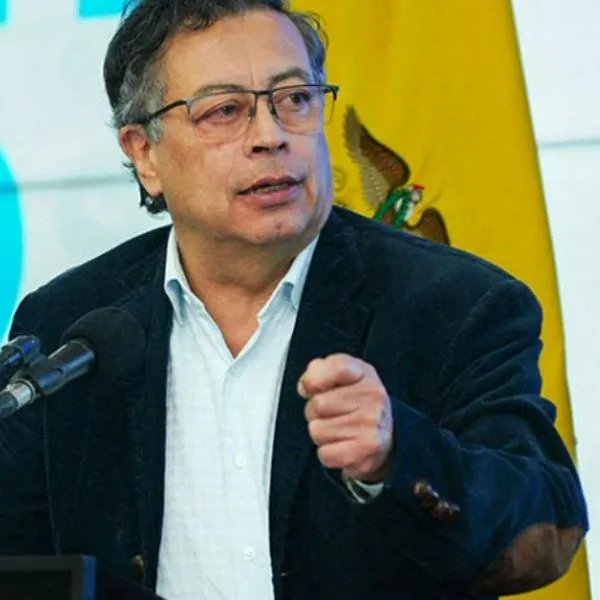 Petro desmiente versión sobre su hospitalización en la Fundación Santa Fe