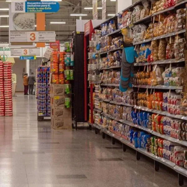 Se disparan precios de gasesoas, dulces, paquetes y más galguerías por nuevos impuestos en Colombia. Así quedarán alimentos ultraprocesados.