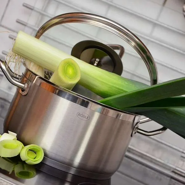 Foto de olla exprés, en nota de cómo olla exprés afecta nutrientes de alimentos al cocinar, en realidad compleja