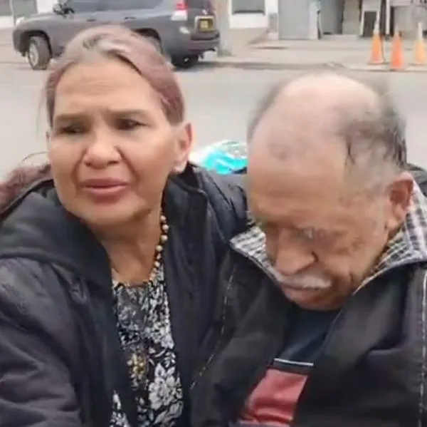 Adulto mayor en Bogotá que se desmayó en frente de la Nueva EPS, en Kennedy