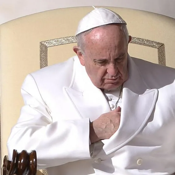 Experto en 'enfermedades de los pontífices' da detalles sobre salud del papa