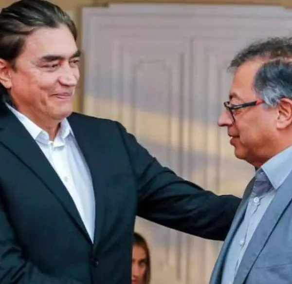 Gustavo Bolívar renunciaría para ser candidato de Gustavo Petro en izquierda
