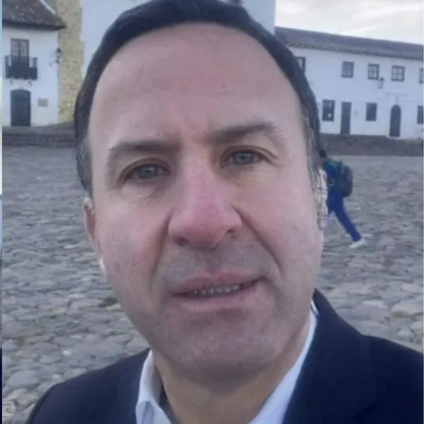 Felipe Arias, de RCN, conmovió al pedir oración por Colombia: qué dijo
