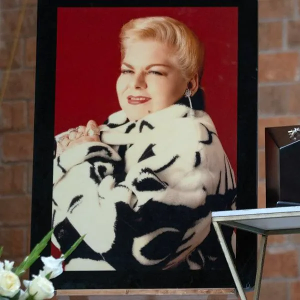Números para jugar la lotería con muerte de Paquita, la del Barrio, en México