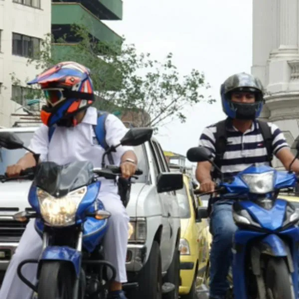 Ministerio de Transporte prohibió que grúas de Tránsito llevan varias motos