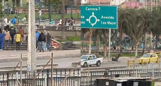 Explosión en barrio San Bernardo de Bogotá hoy 23 de febrero: granada habría sido lanzada desde el puente y habría tres heridos.