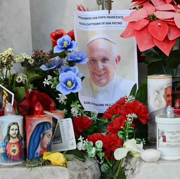 Dan parte médico del papa Francisco