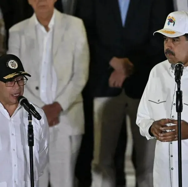 Nicolás Maduro pide "al pueblo de Colombia que acompañe al presidente Petro"