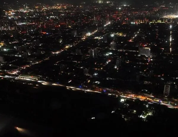 Chile recupera el suministro eléctrico en el 90% de los hogares tras un apagón masivo