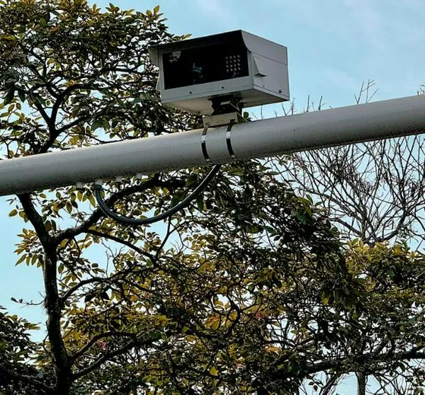 Las autoridades de movilidad en Cali tomaron una drástica decisión y duplicarán el número de cámaras fotomultas a partir de agosto de 2025.