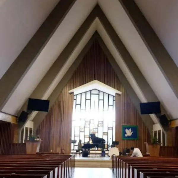 Cuál es la iglesia de Bogotá que da misas en inglés: por Chapinero hace 60 años
