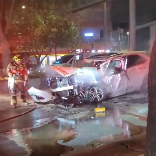 Accidente en la calle 80 hoy: detalle en la camioneta que estrelló a Transmilenio