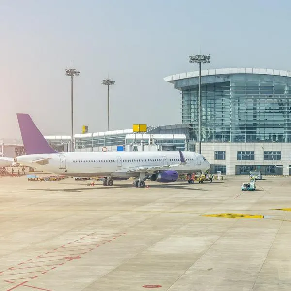 Aeropuerto, en nota sobre que regresarán vuelos a uno de Colombia