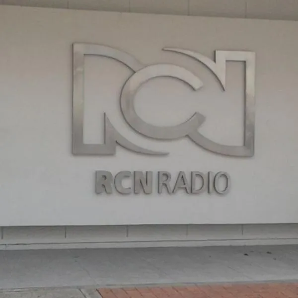 Fernando Molina, presidente de RCN Radio, presentó su renuncia luego de más de cuatro décadas en la reconocida emisora colombiana.