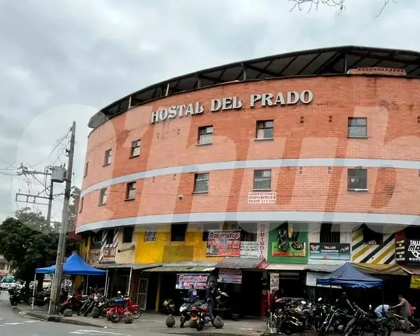 Terrible asesinato contra joven en un hotel del centro de Medellín; 4 sujetos lo amordazaron y lo atacaron con arma blanca. Acá, detalles.