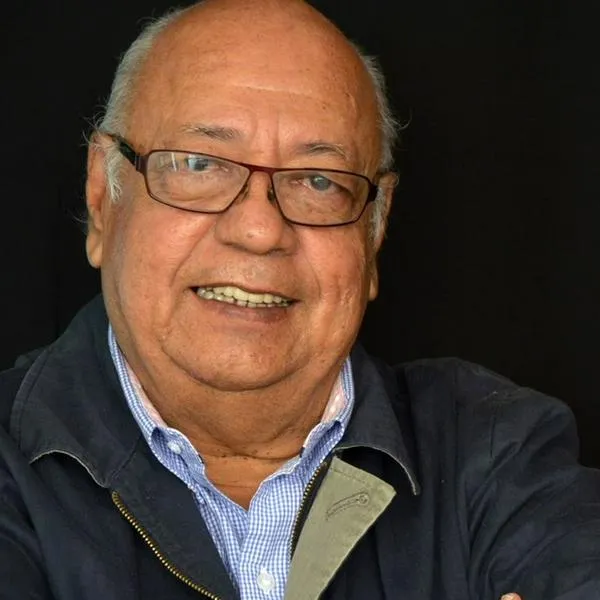 Escritor colombiano con varios libros recibe premio internacional de literatura