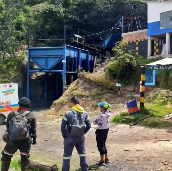 Grave accidente en mina de Cundinamarca: 4 obreros por poco mueren quemados y otros 5 lograron salir ilesos. Acá, lo que se sabe.
