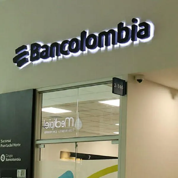 Bancolombia y cobro $ 48.000 por tarjeta crédito American Express Platinum