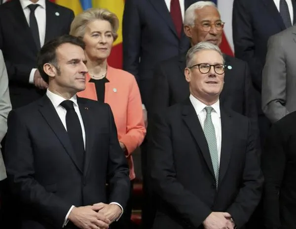 Starmer dice trabajar con Francia y Ucrania en un plan para cesar combates mientras se abre la cumbre en Londres