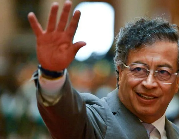 Petro pide al Parlamento la legalización total del cannabis en Colombia