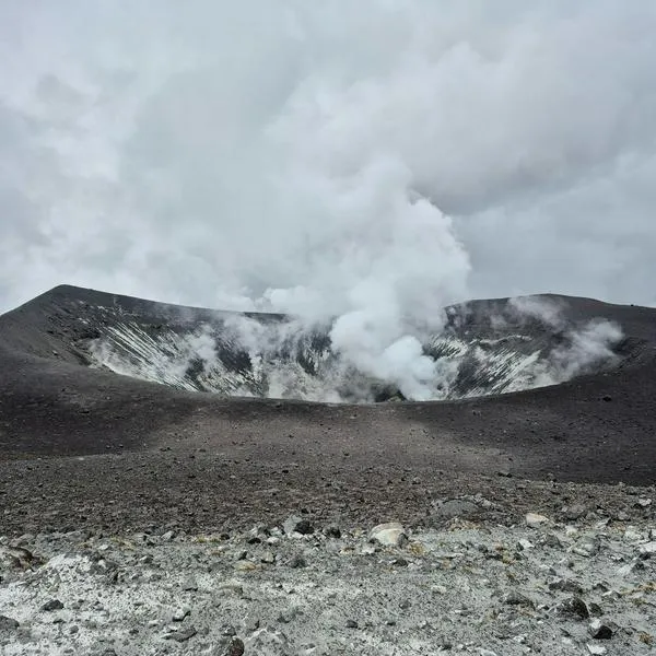 Toman medidas en el volcán Puracé. 