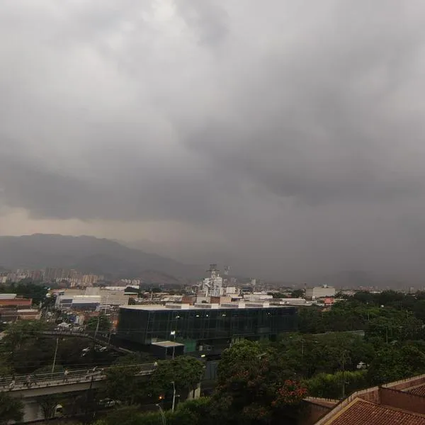 Medellín registró más de 40 rayos durante aguacero en este 3 de marzo
