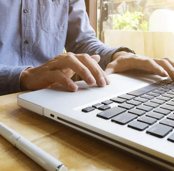 Qué hacer para proteger mi privacidad en el computador: tapar la cámara no basta