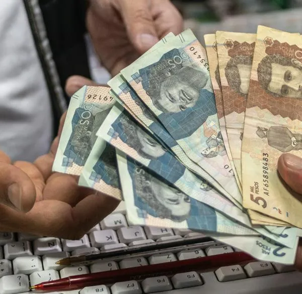 ¿Por qué pueden rechazar efectivo en un supermercado en Colombia?