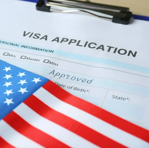 Volver a Estados Unidos después de ser deportado.
