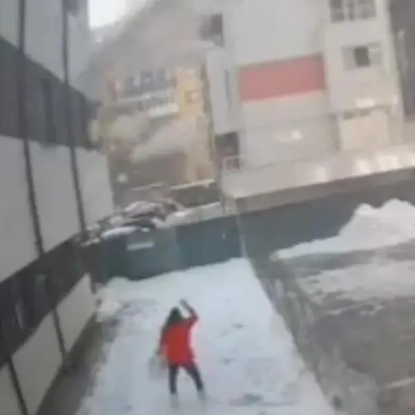 Mamá de 2 niños perdió la vida en accidente: le cayó un bloque de nieve encima