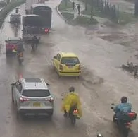 Lluvias en Bogotá hoy dejaron varias vías inundadas y trancones afectan la movilidad de miles de conductores que intentan regresar a sus viviendas.