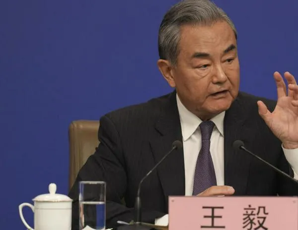 China promete responder con firmeza a la presión estadounidense y elogia su propia ‘estabilidad’