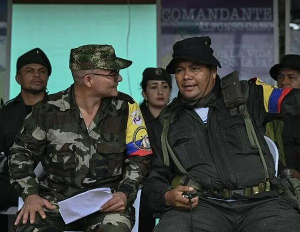 Disidentes de las FARC retienen a 29 militares y policías en Colombia