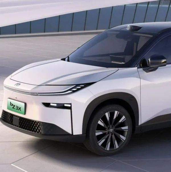La marca japonesa Toyota lanzó nuevo carro eléctrico BZ3X que cuesta menos de $65'000.000 y compite directamente con marcas chinas.