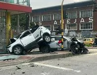 Accidente en Puente Aranda (Bogotá) hoy: qué pasó en la calle 13 con dos carros.