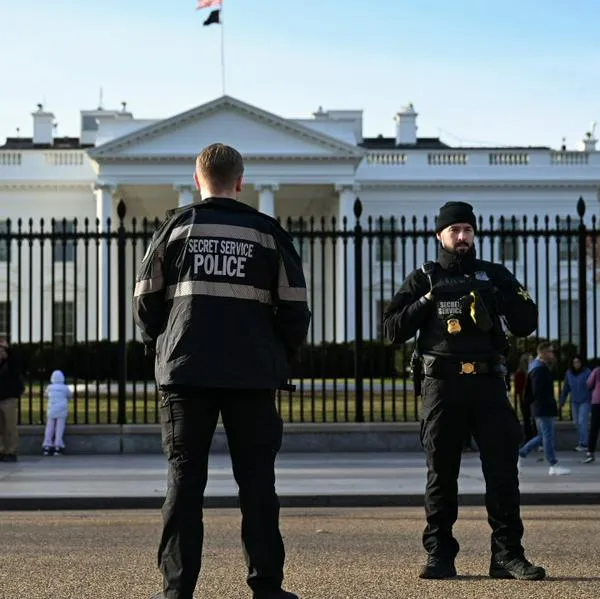 Servicio Secreto de Estados Unidos disparó a hombre armado cerca de Casa Blanca