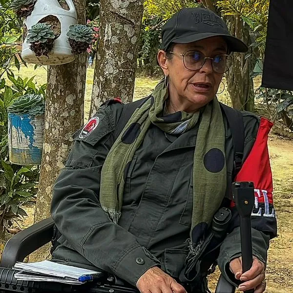 Guerrillera del Eln se despacha contra el presidente Gustavo Petro en entrevista