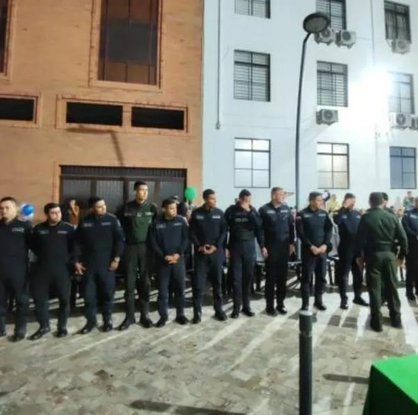 Duro relato de policía que fue secuestrado en el Cauca: "Decían que nos iban a quemar vivos". Duraron más de 2 días retenidos en El Plateado. 