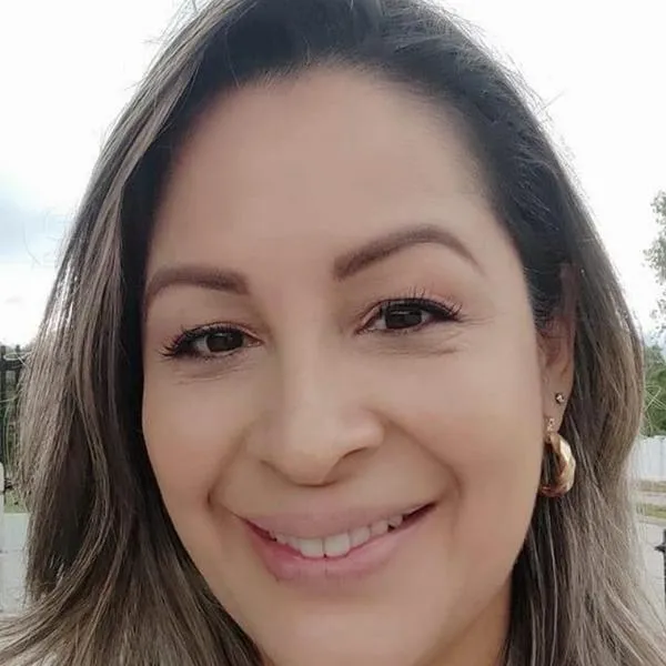 Mamá de Kelly Plazas dice que habló con su hija y que le dijo dónde está muerta, después de que su cuerpo lleva más de un año sin aparecer. 