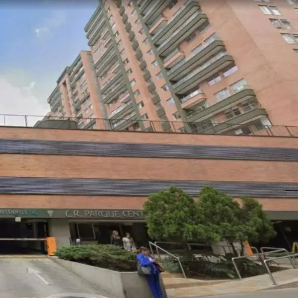 Policía da primera hipótesis por muerte de mujer que cayó de piso 16 en Medellín
