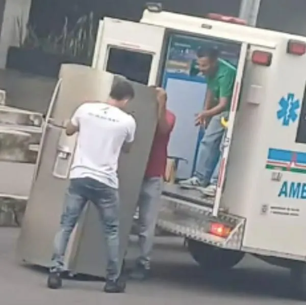 Ambulancia en Ibagué fue usada para transportar una nevera: esta sería la multa