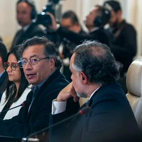 Petro regaño de nuevo a ministros en vivo y habló de uribistas en Gobierno