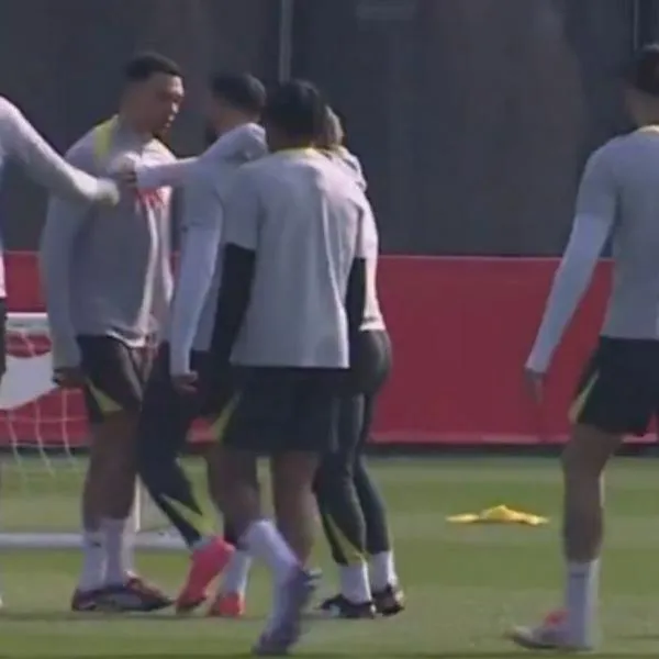 Liverpool vio pelea de Trent Alexander-Arnold y Mohamed Salah, antes del PSG